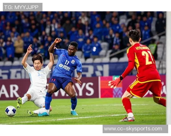 申花八次射门无果与蔚山战平阿苏埃错失单刀争议判罚引热议