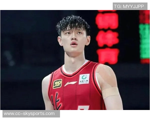 曾凡博未能上场引发热议教练与队友各有隐忧与考量