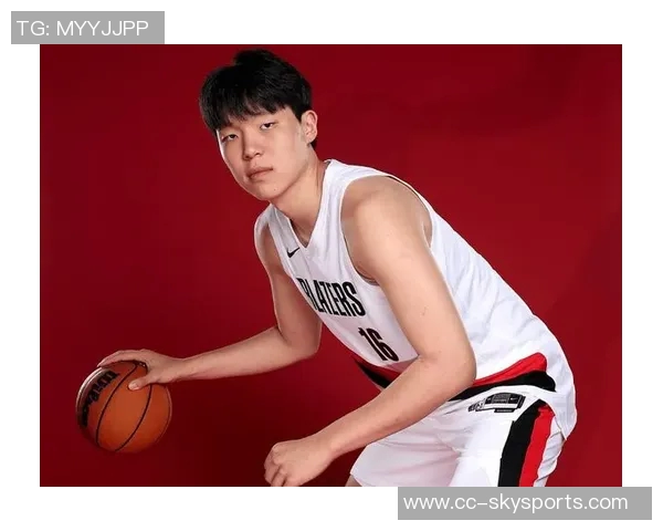 费舍尔谈杨瀚森组织能力不足球队期待他成长为核心球员